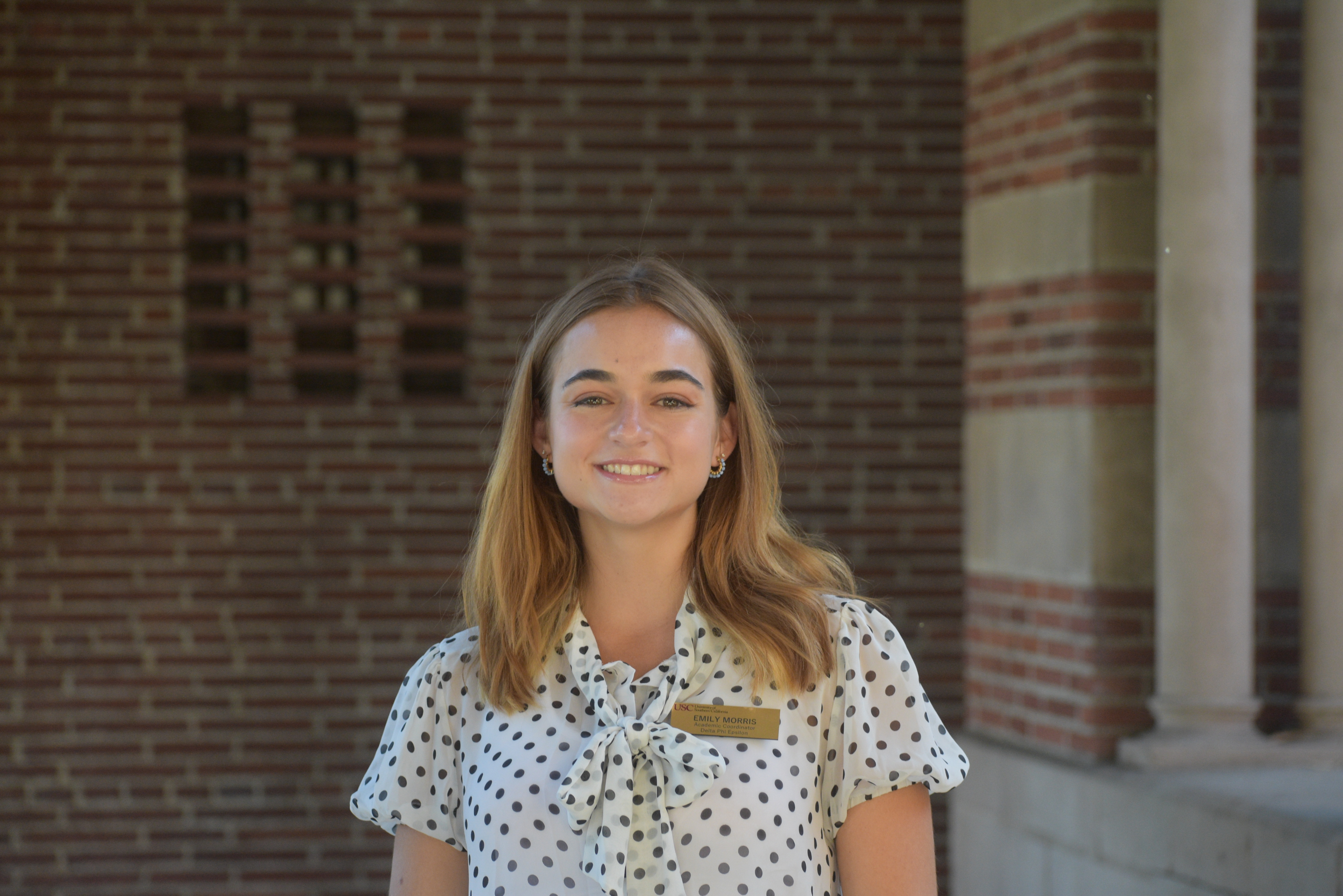 Headshot of Emily on USC campus.